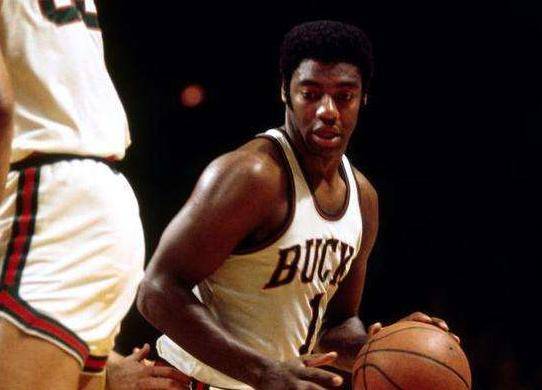 进攻端的突 进攻端的突